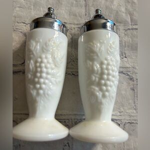 VINTAGE L.E.SMITH MILK GLASS SALT & PEPPER WITH GRAPES  SILVER TOPS SHAKERS
